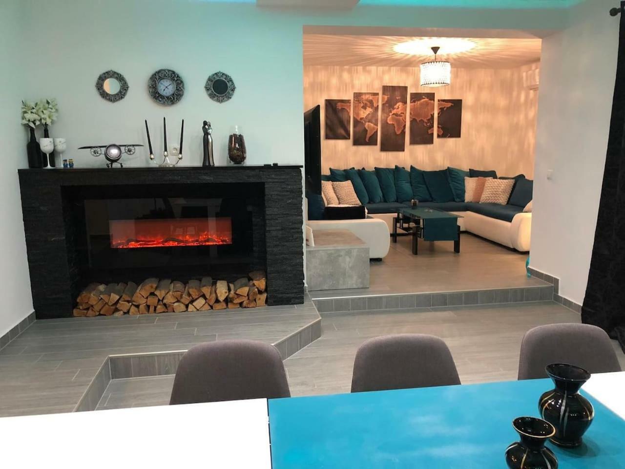 Pilot's Manor - Airport *