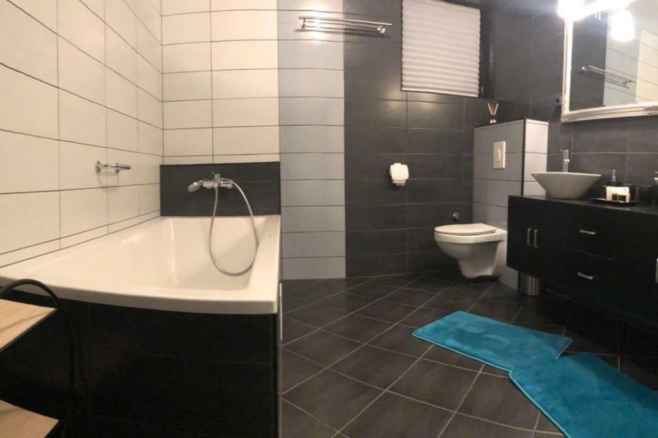 Pilot's Manor - Airport Villa Velika Gorica